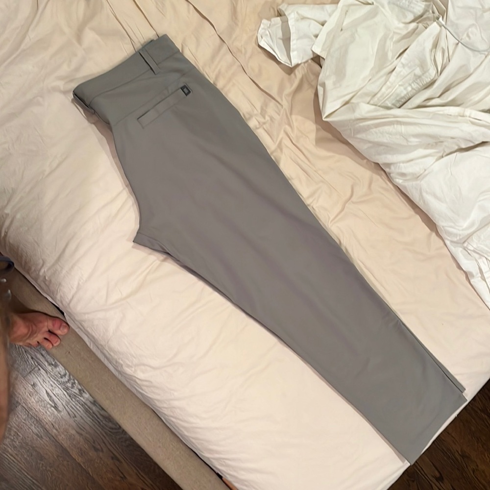 Free fly nomad pant. Mens Size 34. Granite.